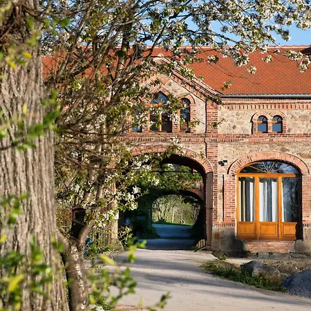 Tinyhousebeidresden In Absoluter Alleinlage Direkt Am Naturteich Grosse Terrasse Grill Und Kaminofen Juni - September Mindestmietzeit 1 Woche Sa- Sa *