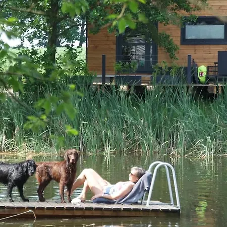 Σπίτι διακοπών Tinyhousebeidresden In Absoluter Alleinlage Direkt Am Naturteich Grosse Terrasse Grill Und Kaminofen Juni - September Mindestmietzeit 1 Woche Sa- Sa Großharthau