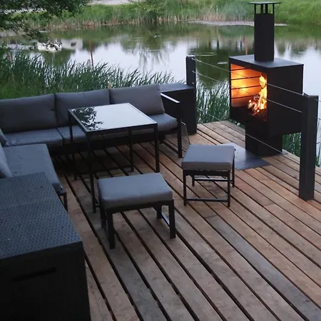 Tiny House Am Naturteich Mit Grill & Kamin - Bis 5 Personen * Großharthau