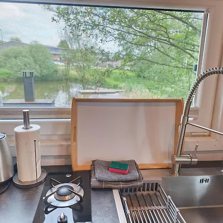 Hébergement de vacances Tiny House Am Naturteich Mit Grill & Kamin - Bis 5 Personen