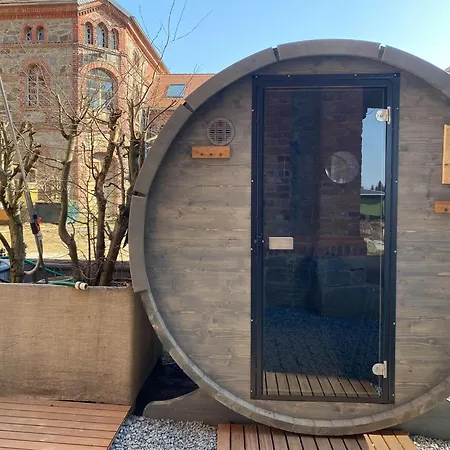 Tiny House Am Naturteich Mit Grill & Kamin - Bis 5 Personen *