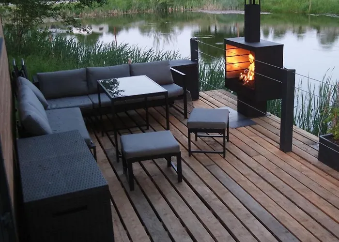 Tinyhousebeidresden In Absoluter Alleinlage Direkt Am Naturteich Grosse Terrasse Grill Und Kaminofen Juni - September Mindestmietzeit 1 Woche Sa- Sa Großharthau