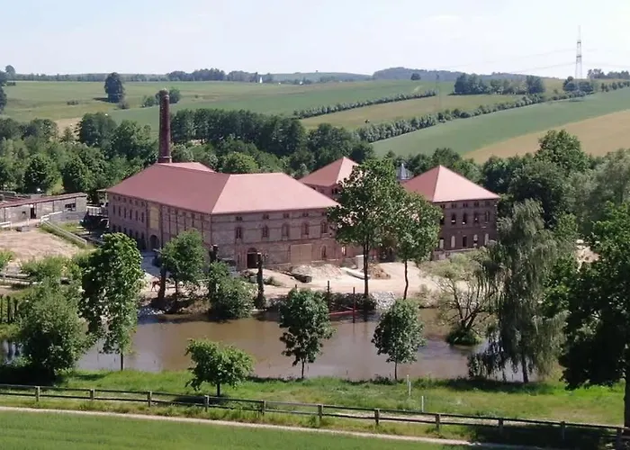 Tinyhousebeidresden In Absoluter Alleinlage Direkt Am Naturteich Grosse Terrasse Grill Und Kaminofen Juni - September Mindestmietzeit 1 Woche Sa- Sa * Grossharthau